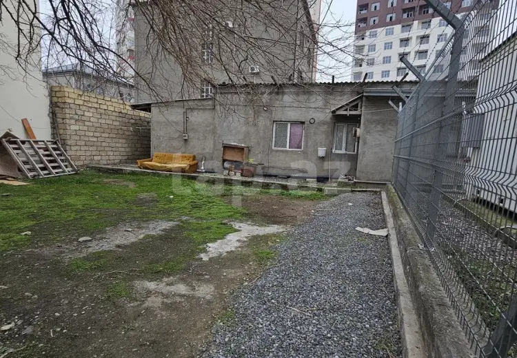 6 otaqlı mənzil , Bakı
