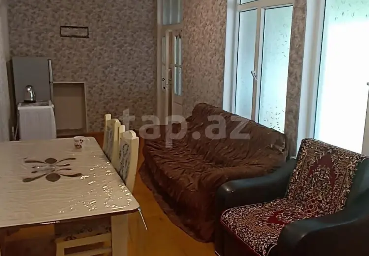 3 otaqlı mənzil , Şəki