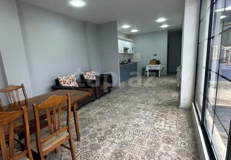 5 otaqlı mənzil , Siyəzən