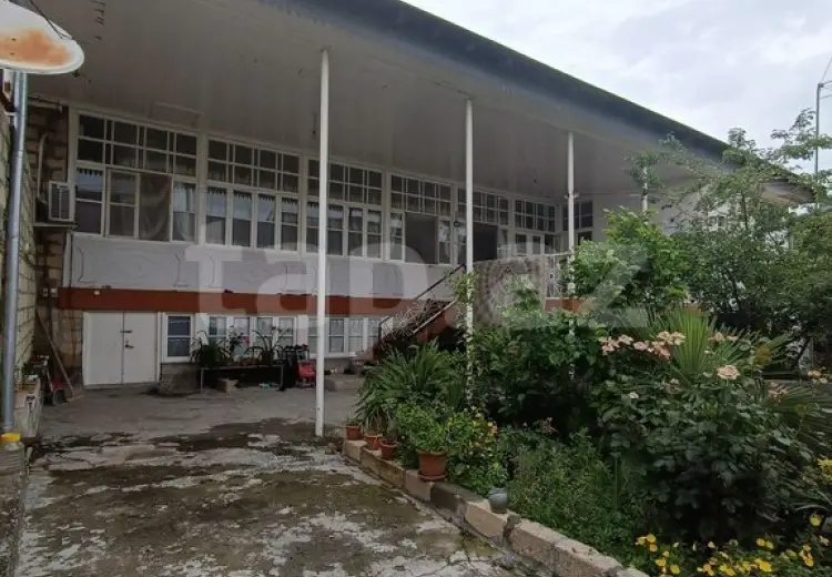 5 otaqlı mənzil , Şəki