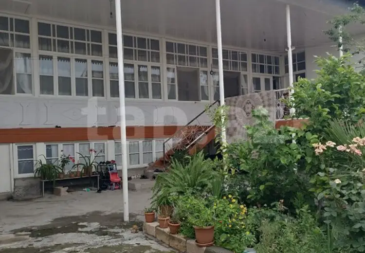 5 otaqlı mənzil , Şəki
