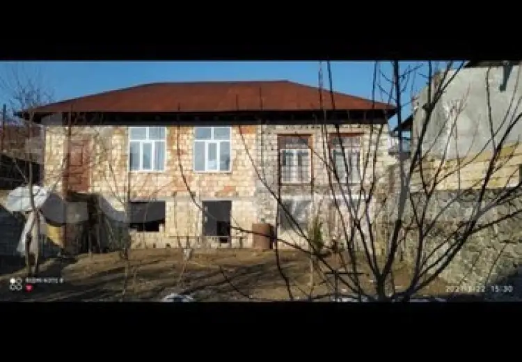 3 otaqlı mənzil , Şəki