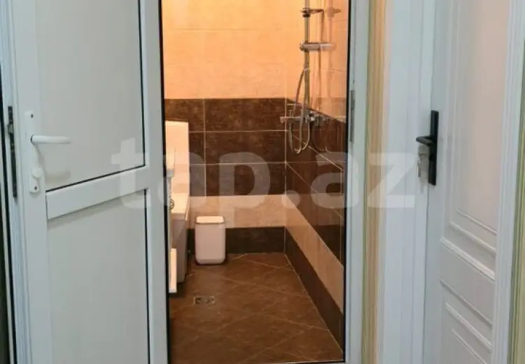 6 otaqlı mənzil , Xırdalan