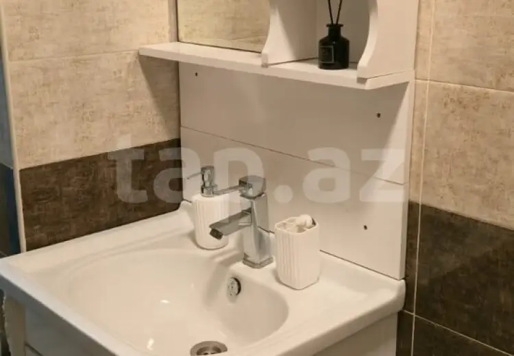 6 otaqlı mənzil , Xırdalan