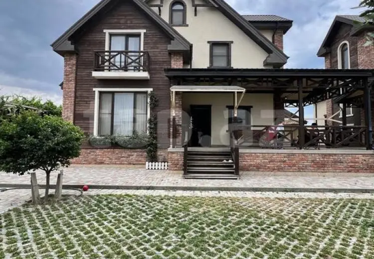 10 otaqlı mənzil , Bakı