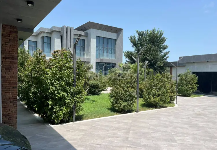 5 otaqlı mənzil , Bakı