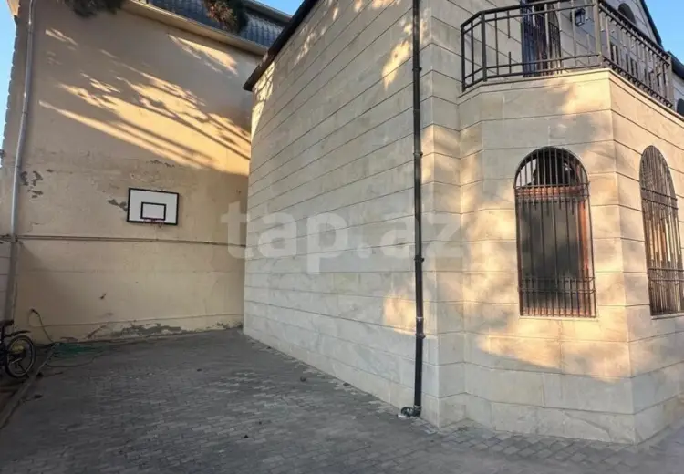 4 otaqlı mənzil , Bakı
