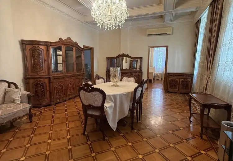 6 otaqlı mənzil Satılır, Səbail, Bakı