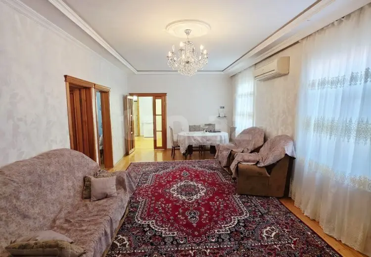 6 otaqlı mənzil , Səbail, Bakı