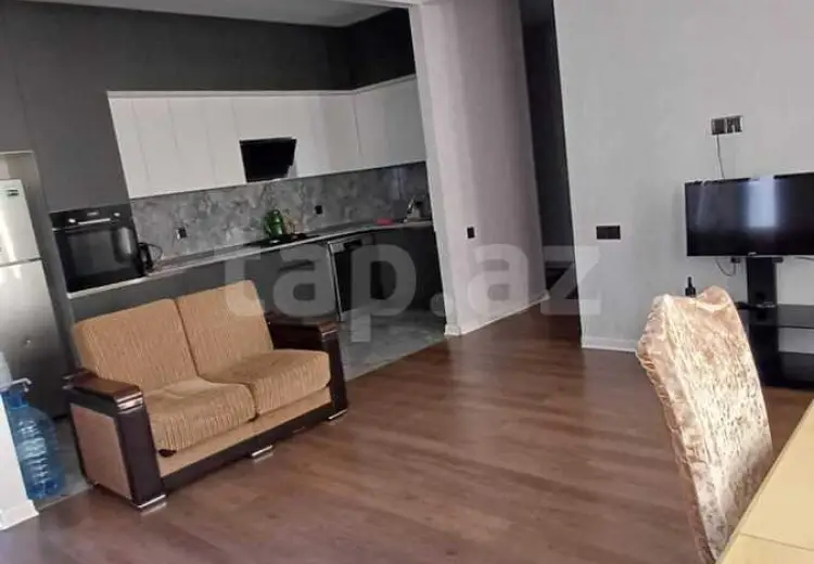 4 otaqlı mənzil , Bakı