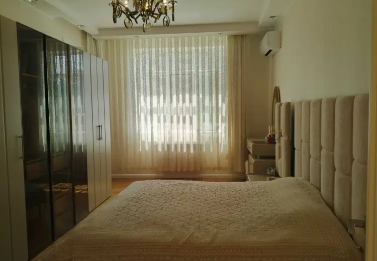 4 otaqlı mənzil , Bakı