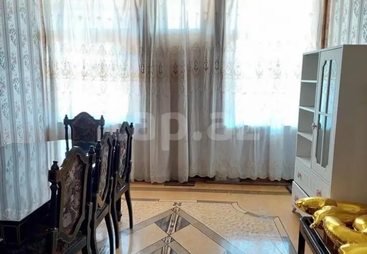 8 otaqlı mənzil , Gəncə