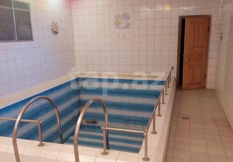8 otaqlı mənzil , Gəncə