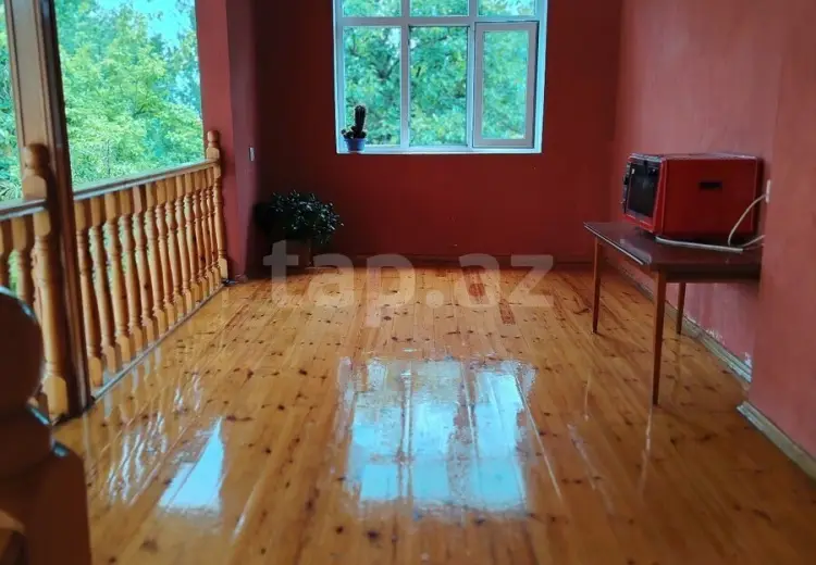 6 otaqlı mənzil , Şəki