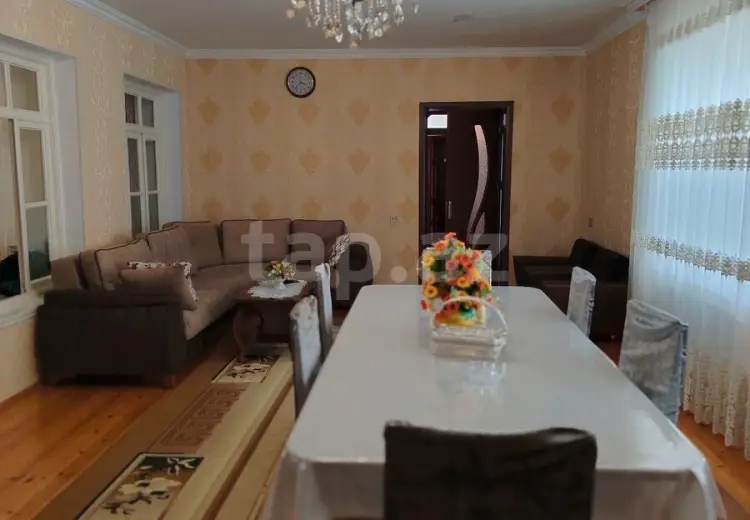 6 otaqlı mənzil , Şəki