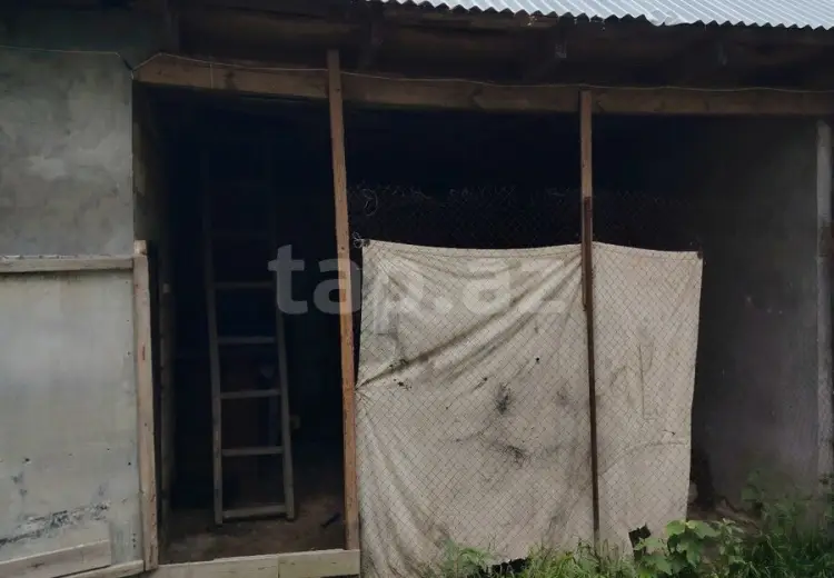 6 otaqlı mənzil , Şəki