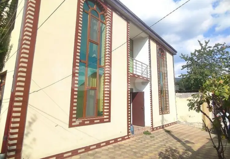 5 otaqlı mənzil , Şəki