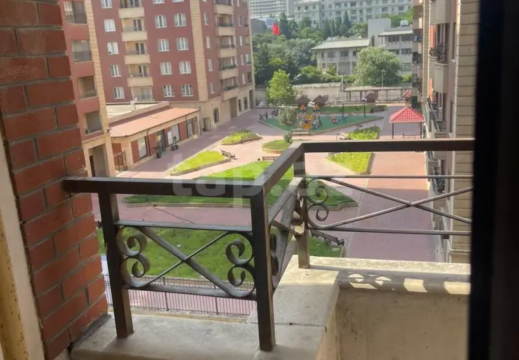 3 otaqlı mənzil , Bakı