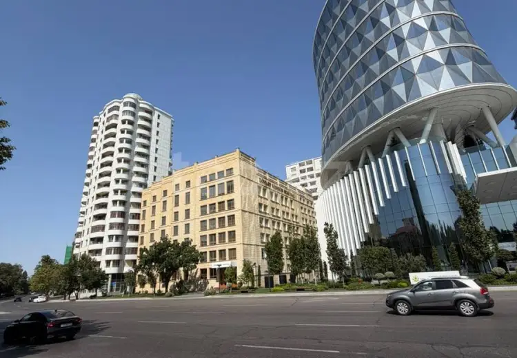 4 otaqlı mənzil , Bakı