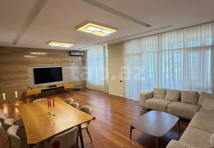 4 otaqlı mənzil , Bakı