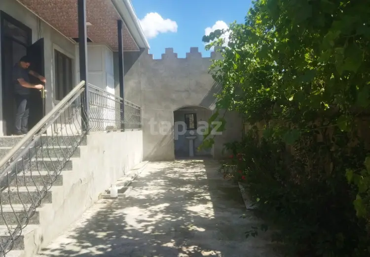 3 otaqlı mənzil , Şəki