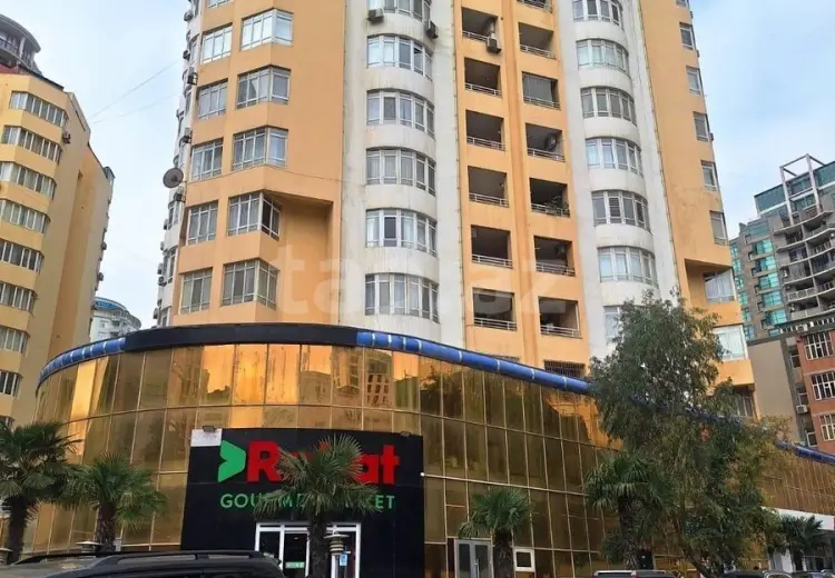 4 otaqlı mənzil , Bakı