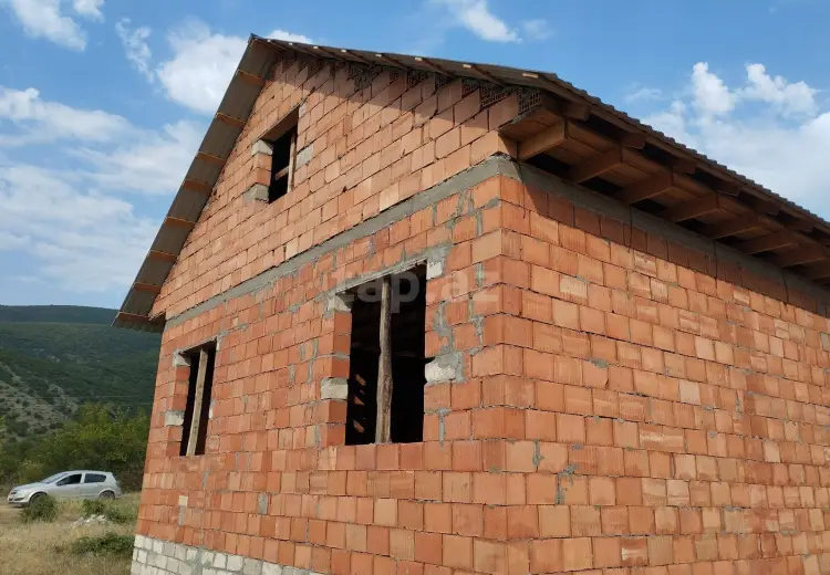 3 otaqlı mənzil , Şəki