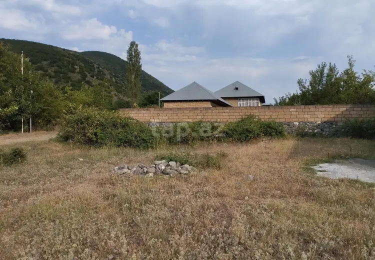 3 otaqlı mənzil , Şəki