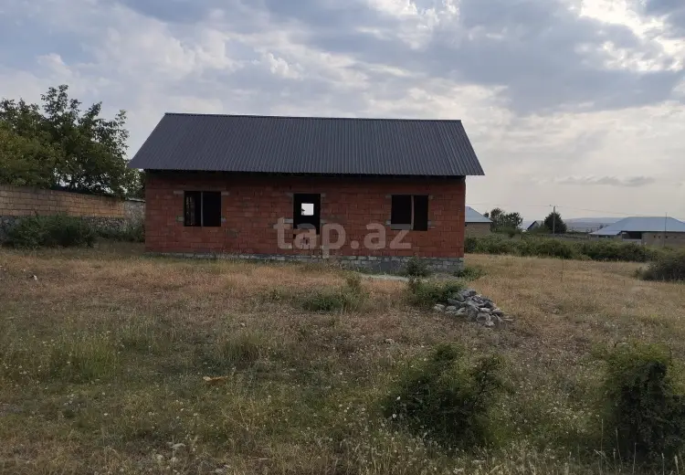 3 otaqlı mənzil , Şəki