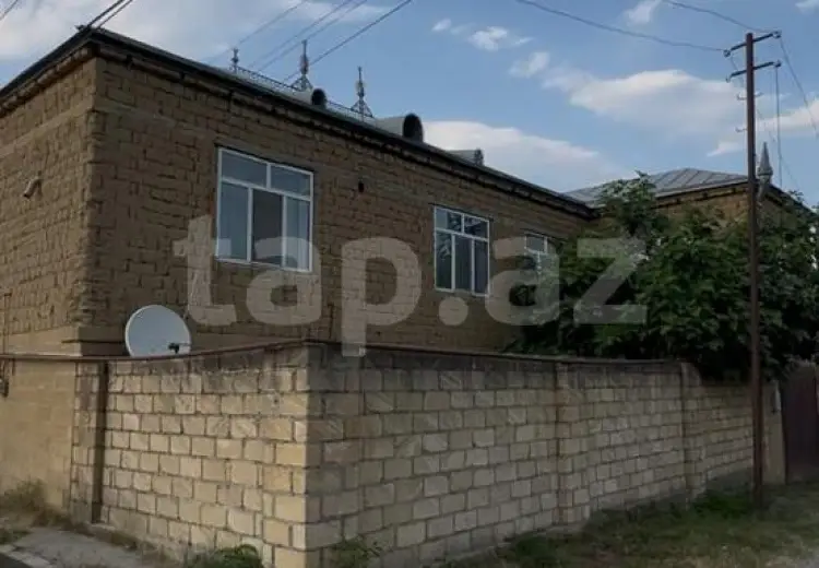 8 otaqlı mənzil , Quba