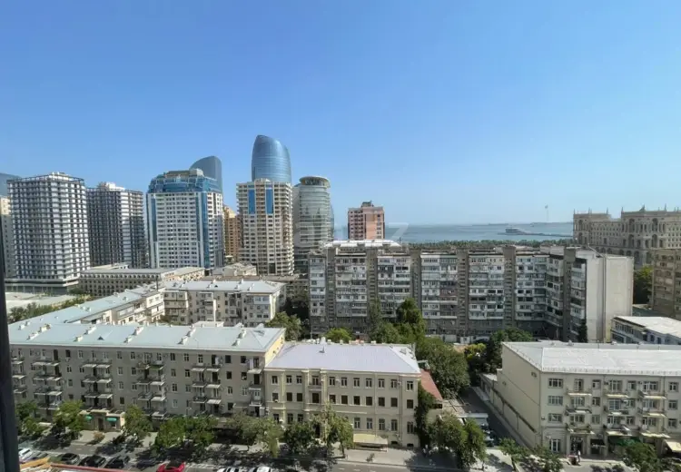 4 otaqlı mənzil , Bakı