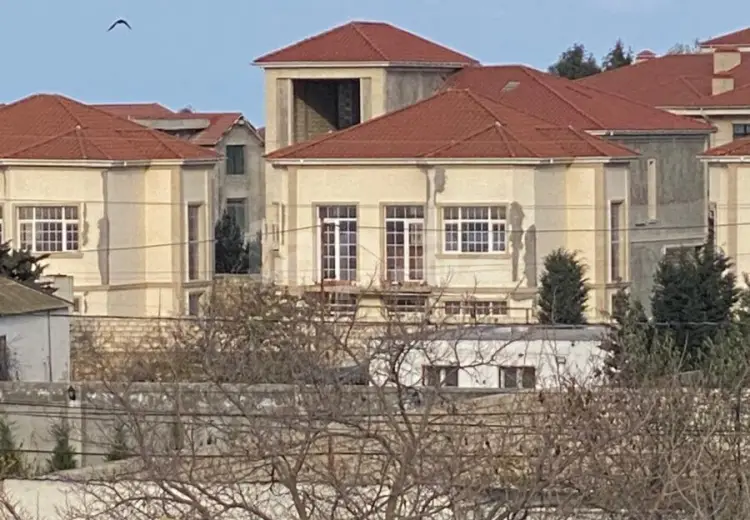 4 otaqlı mənzil , Bakı