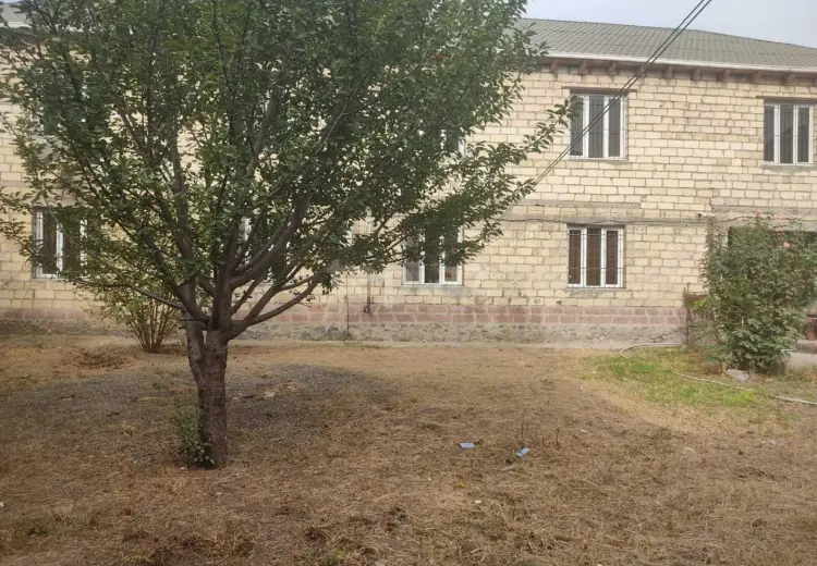 10 otaqlı mənzil , Gəncə