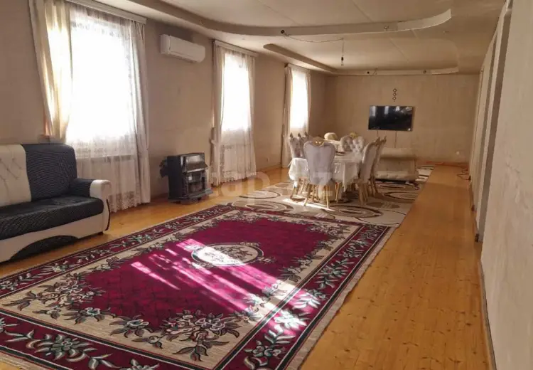 10 otaqlı mənzil , Gəncə