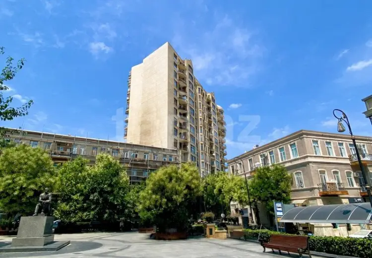 5 otaqlı mənzil , Bakı