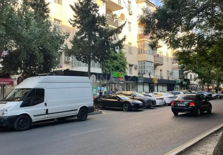 230 m² Obyekt / Ofis Satılır, Yasamal, Bakı