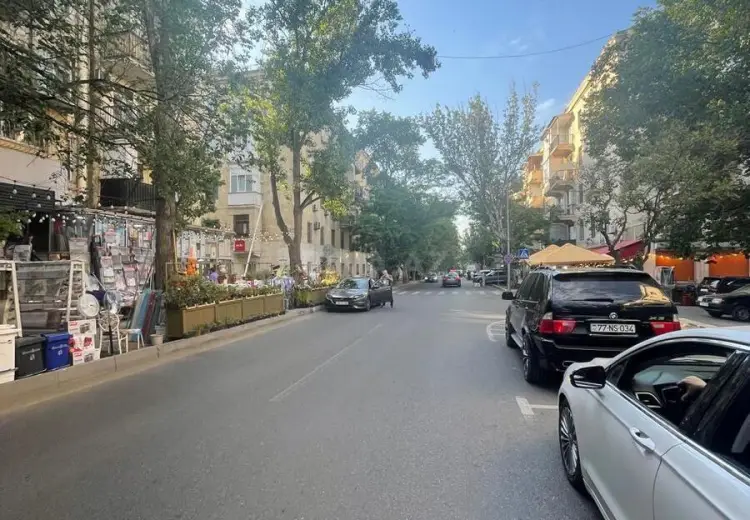 230 m² Obyekt / Ofis Satılır, Yasamal, Bakı