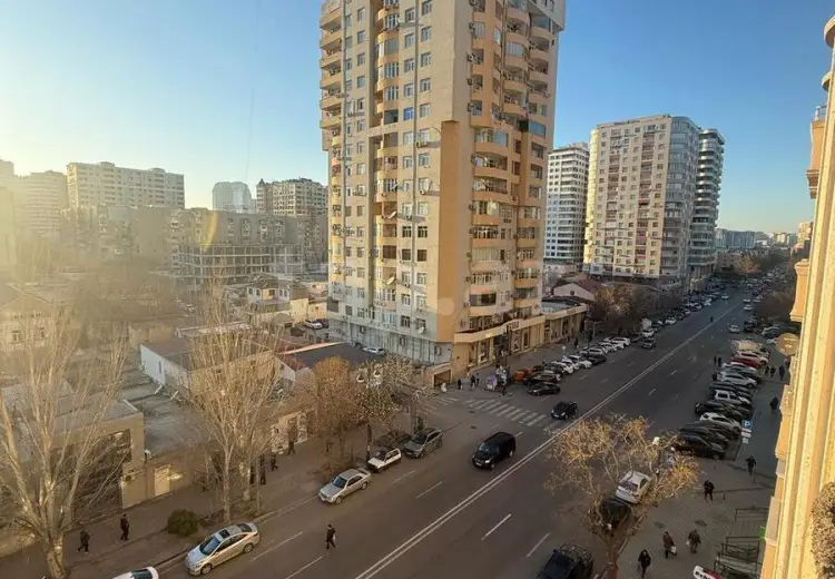 3 otaqlı mənzil , Bakı