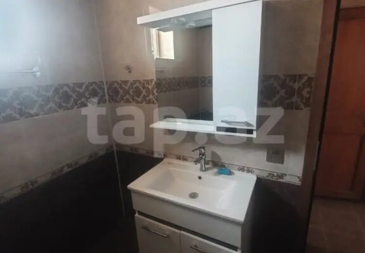 6 otaqlı mənzil , Bakı