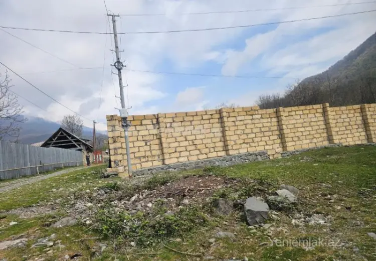 12 sot Torpaq Satılır, Qəbələ