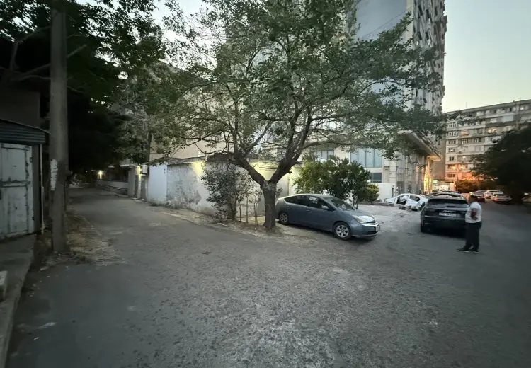220 m² Obyekt / Ofis Satılır, 8-ci mikrorayon, Binəqədi, Bakı