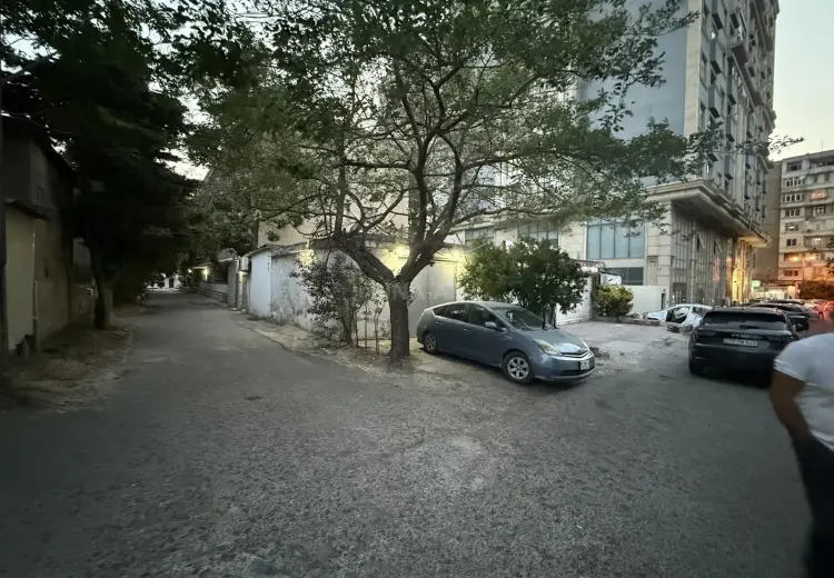 220 m² Obyekt / Ofis Satılır, 8-ci mikrorayon, Binəqədi, Bakı