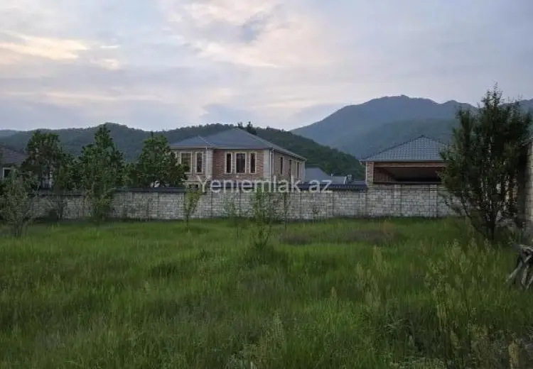 6 sot Torpaq Satılır, Qəbələ