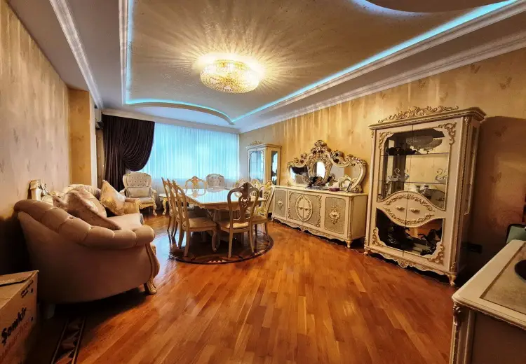 4 otaqlı mənzil , Bakı