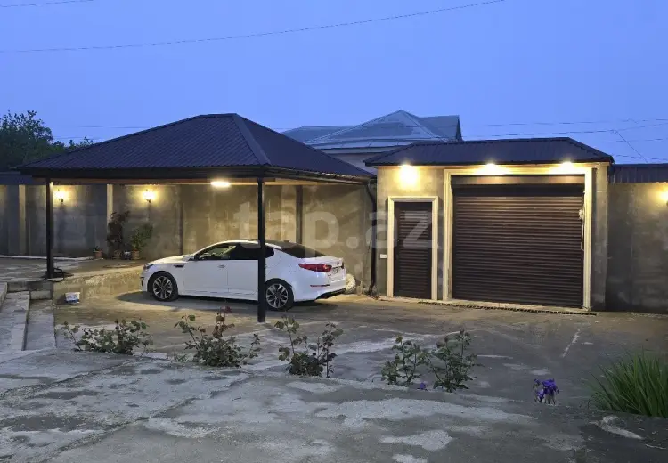 8 otaqlı mənzil , Quba