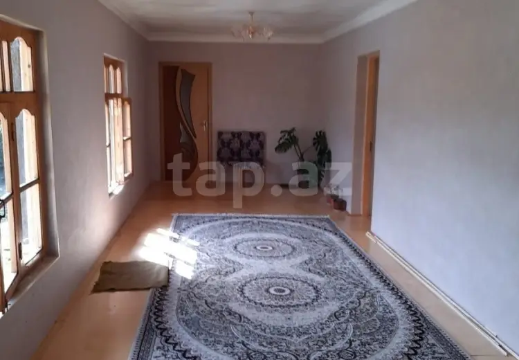 4 otaqlı mənzil , Şəki