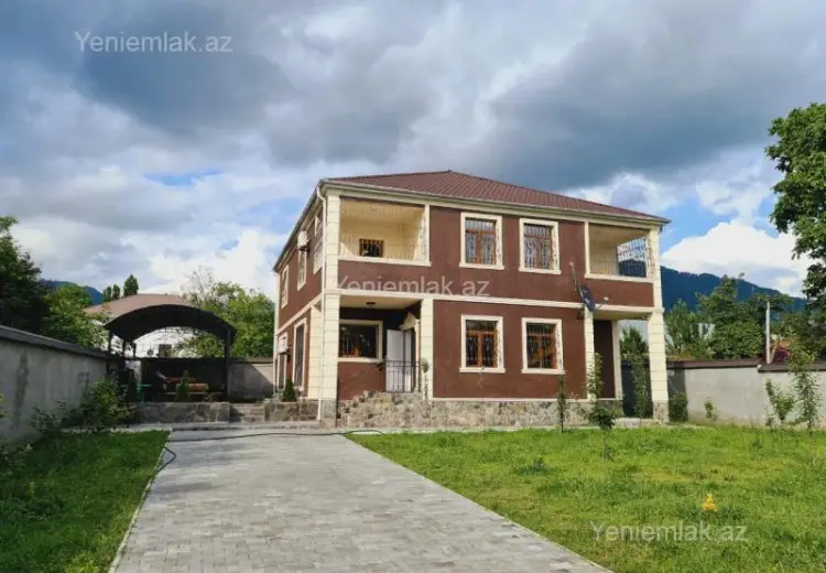 6 otaqlı mənzil Satılır, Qəbələ