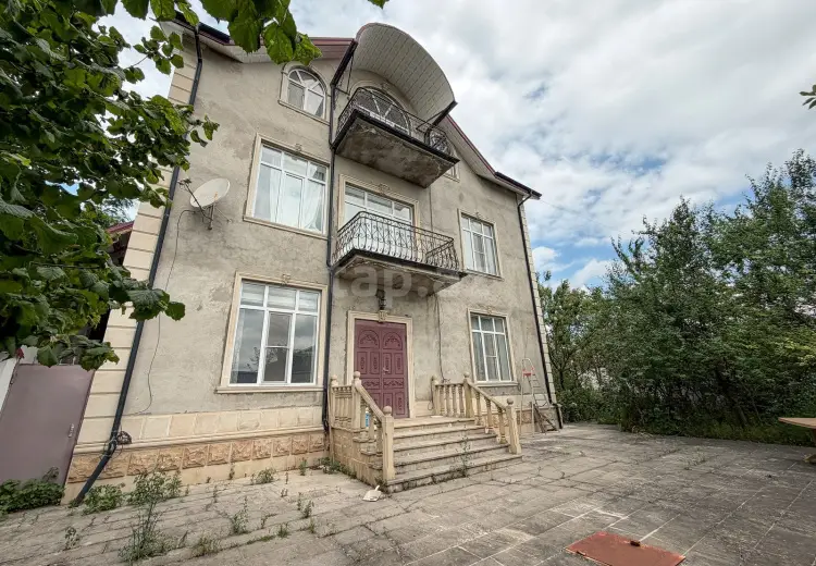 7 otaqlı mənzil , Qusar