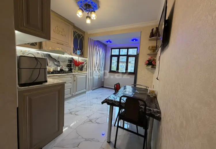 4 otaqlı mənzil , Bakı