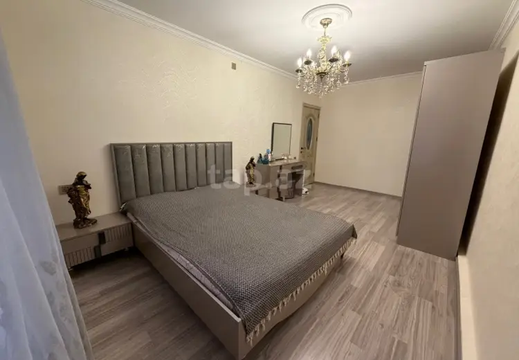 4 otaqlı mənzil , Bakı